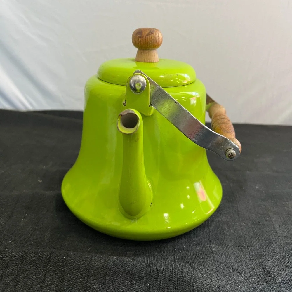 Vintage Lime Green Enamel Tea Kettle Retro Mid Century Wood‎ Handle Teapot 910